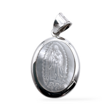Cargar imagen en el visor de la galería, Medalla Virgen De Guadalupe Tallada En Concha Bisel Plata