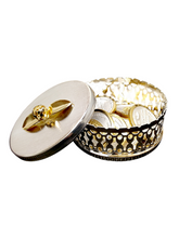 Cargar imagen en el visor de la galería, ARRAS VIRGEN DE GUADALUPE MONEDAS BISEL ORO LAMINADO