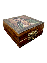 Cargar imagen en el visor de la galería, ARRAS VIRGEN DE GUADALUPE MONEDAS BISEL ORO LAMINADO