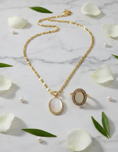 Cargar imagen en el visor de la galería, Juego De Collar Y Anillo Con Virgen De Guadalupe Tallada