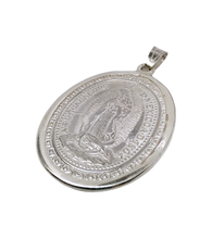 Cargar imagen en el visor de la galería, Medalla Grande De Plata Troquel Antiguo