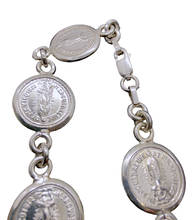 Cargar imagen en el visor de la galería, Pulsera Plata / Medallas San Benito