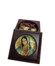 Cargar imagen en el visor de la galería, PORTA ROSARIO CON AROMA PALO DE ROSA