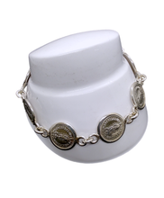 Cargar imagen en el visor de la galería, Pulsera Plata / Medallas San Benito