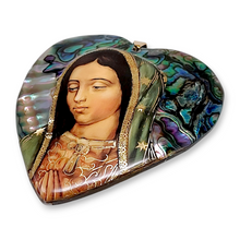 Cargar imagen en el visor de la galería, Medallón Artesanal Virgen De Guadalupe En Concha Abulón