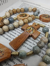 Cargar imagen en el visor de la galería, Rosario Artesanal Madera 4 Apariciones De La Virgen De Guadalupe