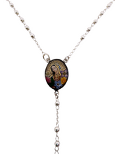 Cargar imagen en el visor de la galería, Rosario De Plata Con Naturaleza Muerta Encapsulada