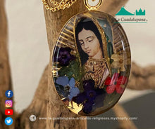 Cargar imagen en el visor de la galería, Medalla Con Cadena / Virgen Guadalupe
