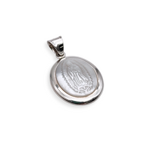 Cargar imagen en el visor de la galería, Medalla Virgen De Guadalupe Tallada En Concha Bisel Plata
