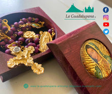 Cargar imagen en el visor de la galería, PORTA ROSARIO CON AROMA PALO DE ROSA
