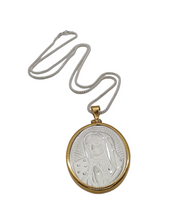 Cargar imagen en el visor de la galería, Medalla plata Virgen de Guadalupe | Doble vista
