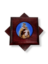 Cargar imagen en el visor de la galería, Porta rosario Madera Virgen Del Carmen
