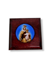 Cargar imagen en el visor de la galería, Porta rosario Madera Virgen Del Carmen
