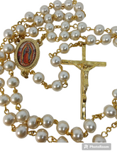 Cargar imagen en el visor de la galería, Rosario perla dorado | Modelo 256
