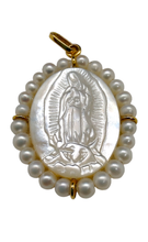 Cargar imagen en el visor de la galería, Medalla madre perla / Virgen de guadalupe
