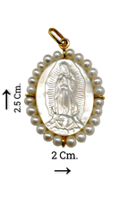 Cargar imagen en el visor de la galería, Medalla madre perla / Virgen de guadalupe
