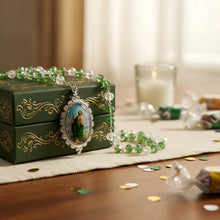 Cargar imagen en el visor de la galería, Rosario Cristal Medalla San Judas Tadeo
