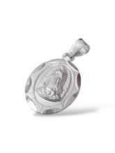 Cargar imagen en el visor de la galería, Medalla Con Cadena De  Plata  / Virgen De Guadalupe
