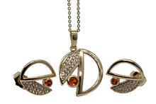 Cargar imagen en el visor de la galería, Dije Y Aretes De Chapa De Oro 18k Con Bisutería
