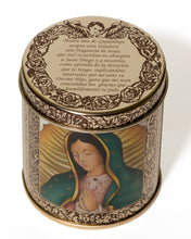 Cargar imagen en el visor de la galería, Vela aromática Virgen de Guadalupe con oración en tapa | Paquete
