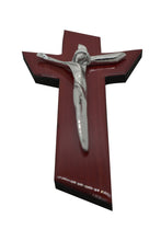 Cargar imagen en el visor de la galería, Cristo Pewter con base madera
