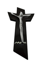 Cargar imagen en el visor de la galería, Cristo Pewter con base madera

