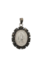Cargar imagen en el visor de la galería, Medalla de plata con marquesitas
