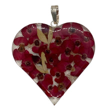 Cargar imagen en el visor de la galería, Juego De Dije Y Aretes De Plata - Corazones Con Naturaleza
