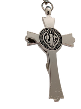 Cargar imagen en el visor de la galería, Llavero Cristo San Benito | Paquete
