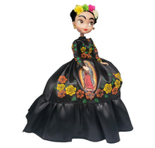 Cargar imagen en el visor de la galería, Muñeca Frida | Vestidos Típicos México
